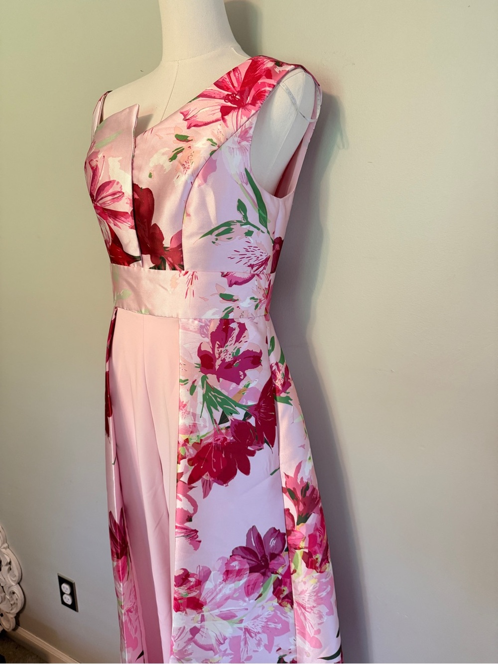 Kay Unger Fleur Azalea-Printed Walk-Thru Jumpsuit - Picture 8 of 8